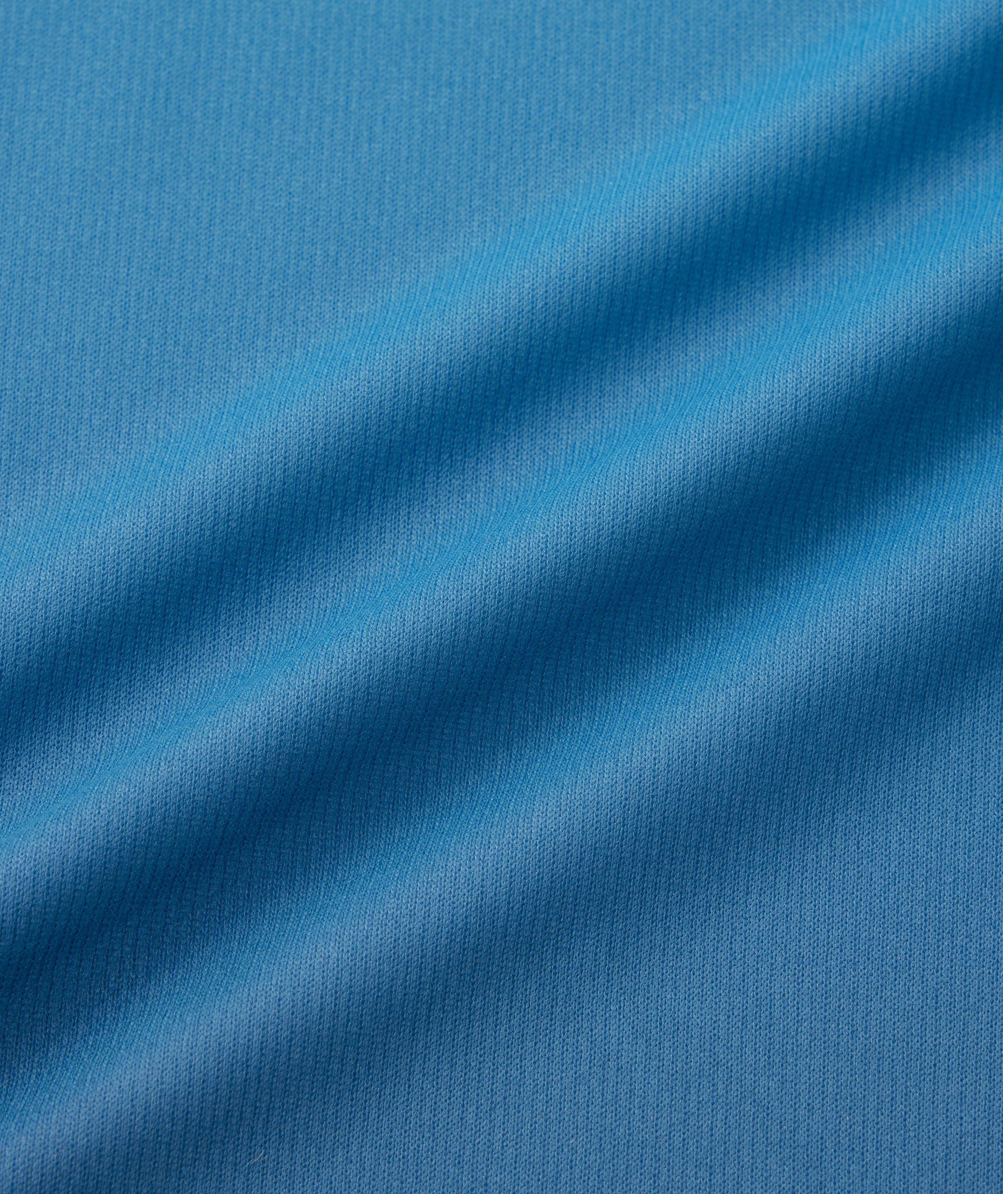 ISOMETRIC GRADIENT TOURNAMENT SHIRT