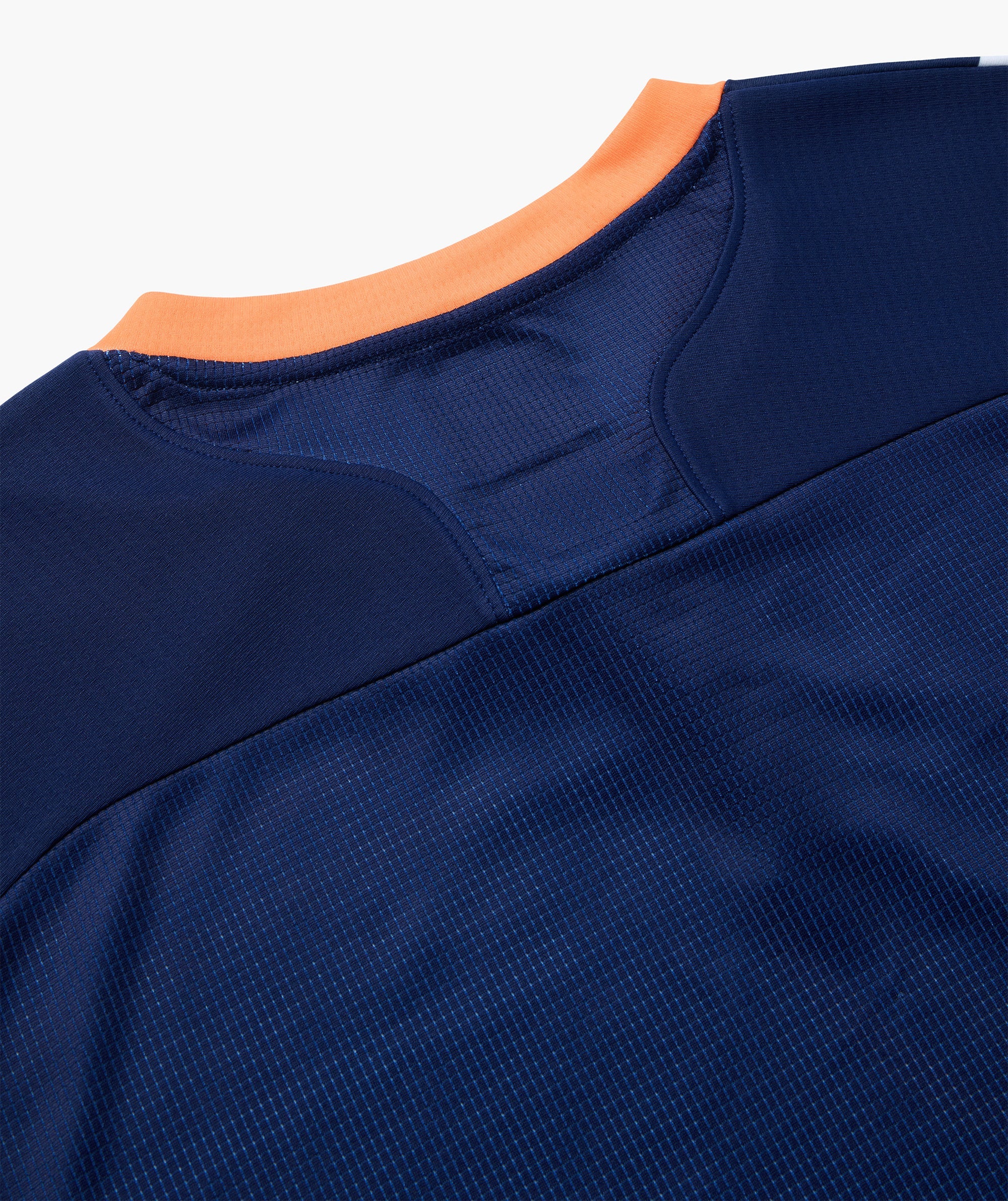 COURT MOTION CREW NECK SHIRT