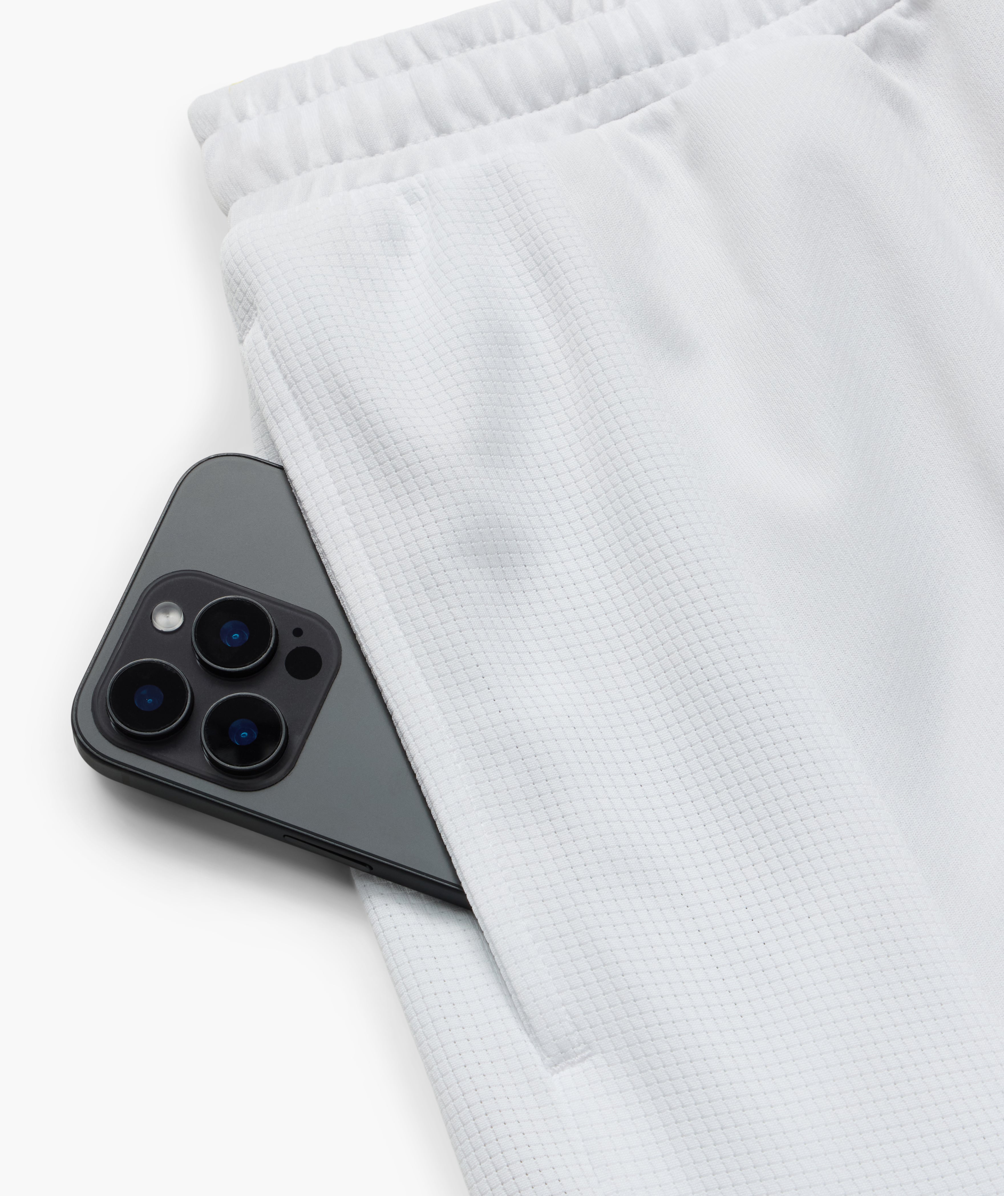 FLEX MESH SHORTS